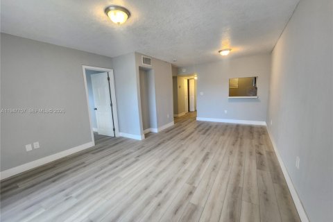 Снять в аренду кондоминиум в Майами, Флорида 2 спальни, 78.04м2, № 2003813 - фото 6