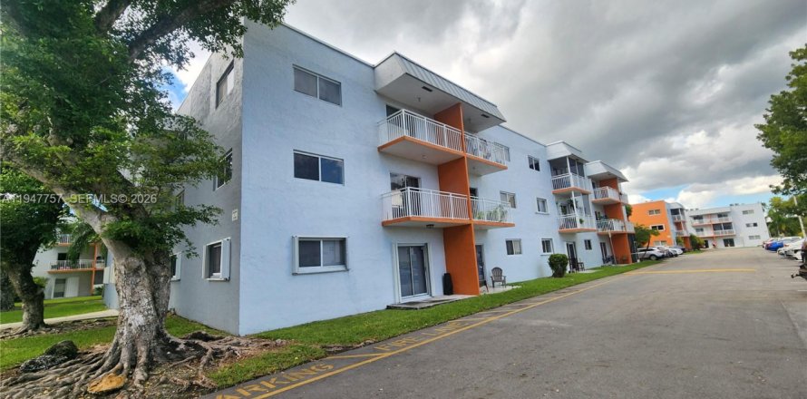 Кондоминиум с 2 спальнями в Майами, Флорида № 2003813