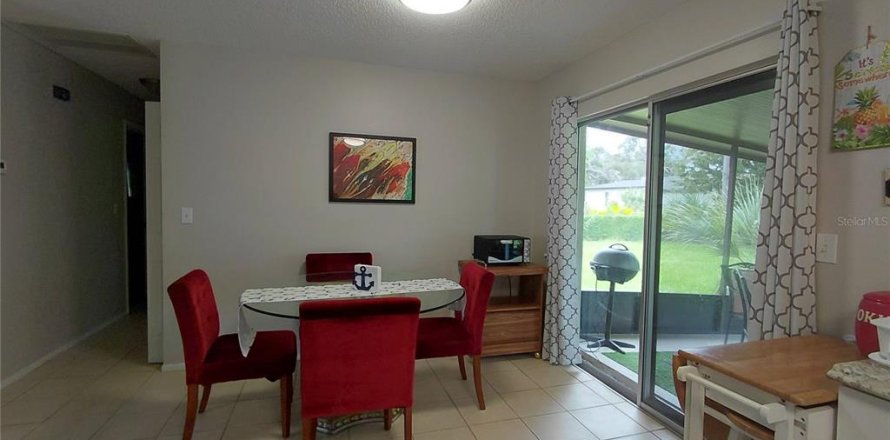 House in Venice, Florida 2 bedrooms, 97.45 sq.m. № 2214108