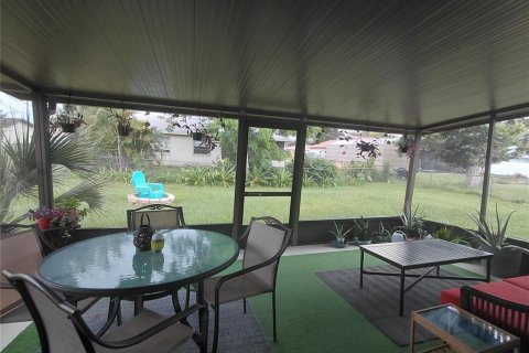 House in Venice, Florida 2 bedrooms, 97.45 sq.m. № 2214108 - photo 13