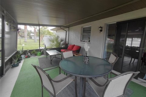 House in Venice, Florida 2 bedrooms, 97.45 sq.m. № 2214108 - photo 11