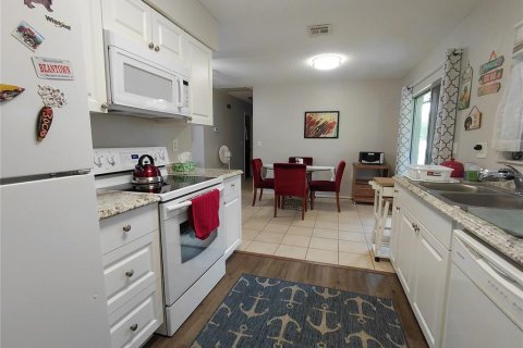 House in Venice, Florida 2 bedrooms, 97.45 sq.m. № 2214108 - photo 6