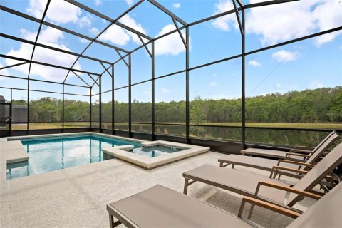 Villa ou maison à vendre à Kissimmee, Floride: 15 chambres, 585.56 m2 № 2097247 - photo 2