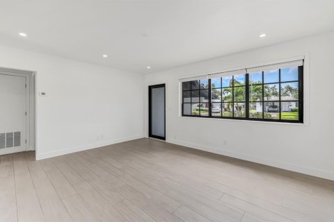 Casa en venta en Fort Lauderdale, Florida, 3 dormitorios, 111.11 m2 № 2083308 - foto 8