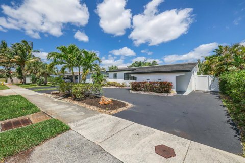Casa en venta en Fort Lauderdale, Florida, 3 dormitorios, 111.11 m2 № 2083308 - foto 3