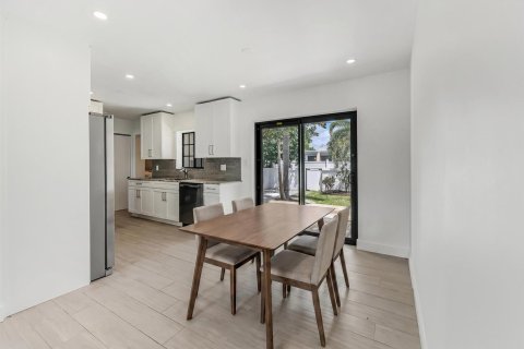 Casa en venta en Fort Lauderdale, Florida, 3 dormitorios, 111.11 m2 № 2083308 - foto 11