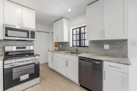 Casa en venta en Fort Lauderdale, Florida, 3 dormitorios, 111.11 m2 № 2083308 - foto 16