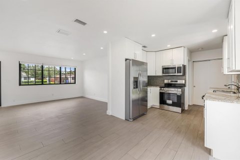 Casa en venta en Fort Lauderdale, Florida, 3 dormitorios, 111.11 m2 № 2083308 - foto 14