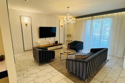 Casa en venta en Davenport, Florida, 6 dormitorios, 305.74 m2 № 1750847 - foto 5