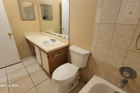 Condo in Orlando, Florida, 1 bedroom  № 1913092 - photo 20