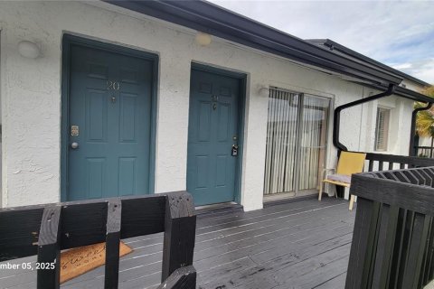 Condo in Orlando, Florida, 1 bedroom  № 1913092 - photo 1
