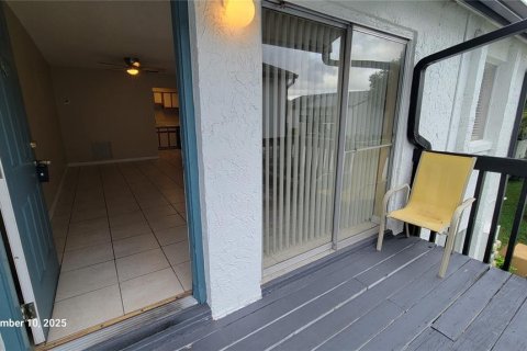 Condo in Orlando, Florida, 1 bedroom  № 1913092 - photo 8