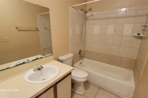 Condo in Orlando, Florida, 1 bedroom  № 1913092 - photo 19