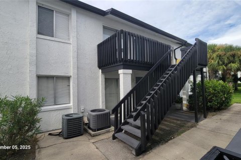 Condo in Orlando, Florida, 1 bedroom  № 1913092 - photo 2