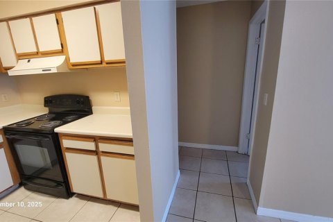 Condo in Orlando, Florida, 1 bedroom  № 1913092 - photo 15