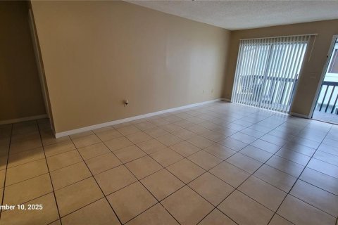 Condo in Orlando, Florida, 1 bedroom  № 1913092 - photo 9