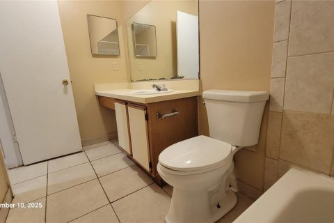Condo in Orlando, Florida, 1 bedroom  № 1913092 - photo 21