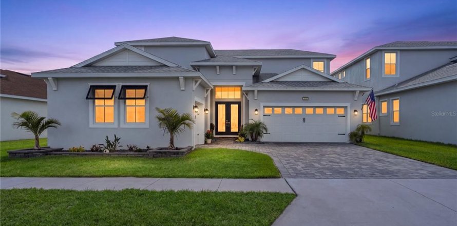 House in Wesley Chapel, Florida 5 bedrooms, 328.97 sq.m. № 2167112