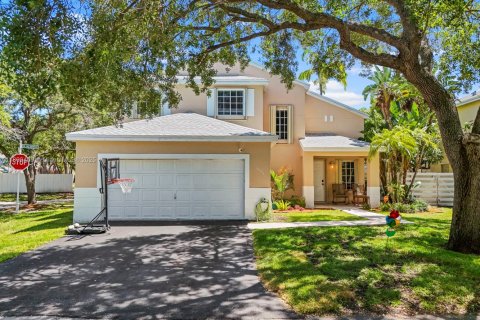 House in Miami, Florida 4 bedrooms, 195.47 sq.m. № 1749898 - photo 1