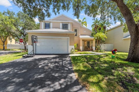 House in Miami, Florida 4 bedrooms, 195.47 sq.m. № 1749898 - photo 2