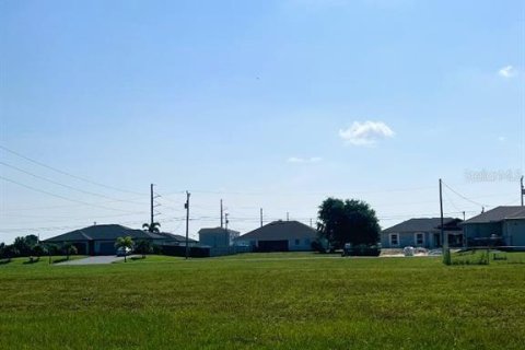 Land in Cape Coral, Florida № 2211670 - photo 7