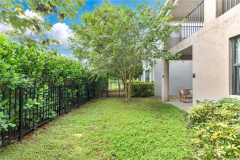 House in Pompano Beach, Florida 3 bedrooms, 179.49 sq.m. № 1928884 - photo 21