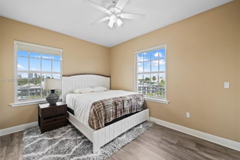 Condominio en venta en Fort Lauderdale, Florida, 3 dormitorios, 241.55 m2 № 1990998 - foto 29