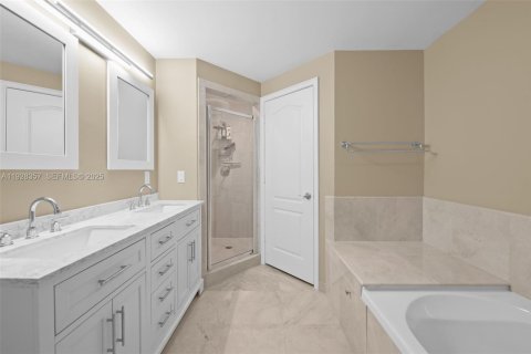 Condominio en venta en Fort Lauderdale, Florida, 3 dormitorios, 241.55 m2 № 1990998 - foto 22