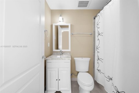 Condominio en venta en Fort Lauderdale, Florida, 3 dormitorios, 241.55 m2 № 1990998 - foto 27