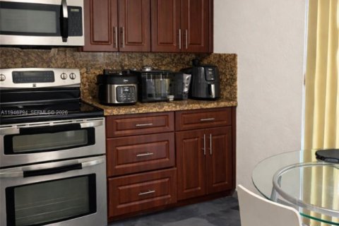 Купить кондоминиум в Хайалиа, Флорида 2 спальни, 98.1м2, № 2003595 - фото 6