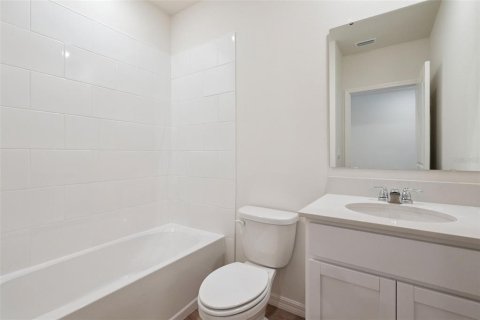 House in Ormond Beach, Florida 4 bedrooms, 187.66 sq.m. № 2207304 - photo 5
