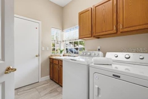 House in Lutz, Florida 3 bedrooms, 263.29 sq.m. № 2238250 - photo 29