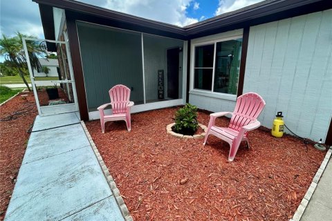 Casa en venta en Port Charlotte, Florida, 3 dormitorios, 111.76 m2 № 2223692 - foto 5