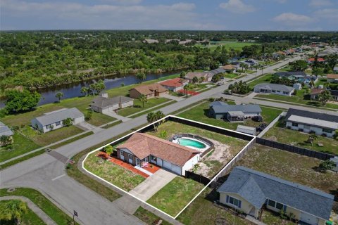 Casa en venta en Port Charlotte, Florida, 3 dormitorios, 111.76 m2 № 2223692 - foto 4