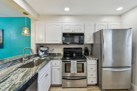 Condo in Indian Shores, Florida, 2 bedrooms  № 1620557 - photo 4