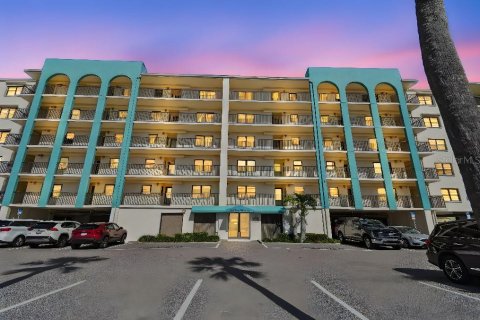 Condo in Indian Shores, Florida, 2 bedrooms  № 1620557 - photo 2