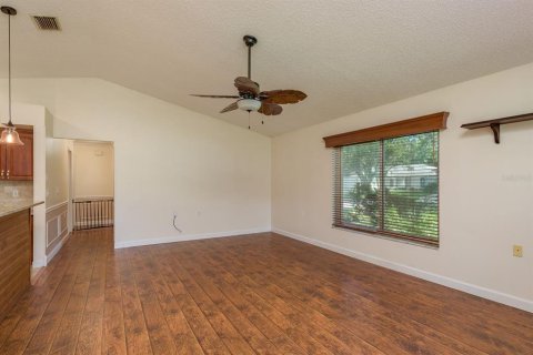 House in Spring Hill, Florida 2 bedrooms, 166.11 sq.m. № 1838188 - photo 8