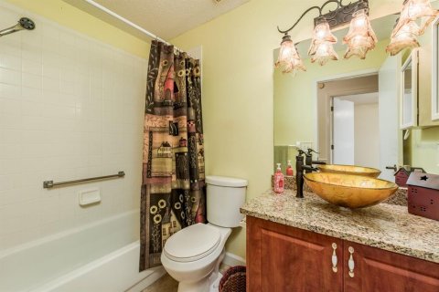 House in Spring Hill, Florida 2 bedrooms, 166.11 sq.m. № 1838188 - photo 25