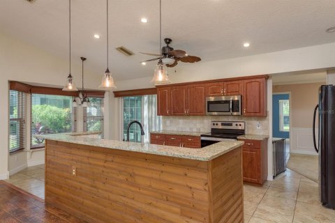 House in Spring Hill, Florida 2 bedrooms, 166.11 sq.m. № 1838188 - photo 11