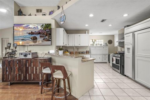 House in Sarasota, Florida 3 bedrooms, 101.91 sq.m. № 1916208 - photo 5