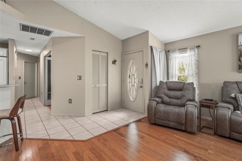 House in Sarasota, Florida 3 bedrooms, 101.91 sq.m. № 1916208 - photo 14