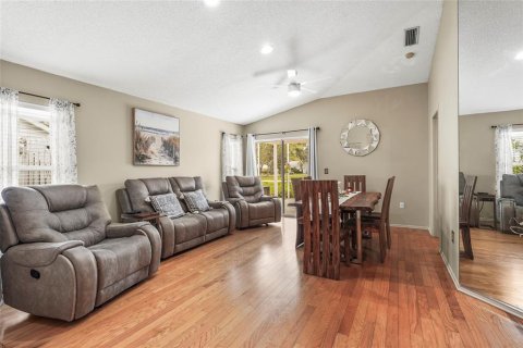 House in Sarasota, Florida 3 bedrooms, 101.91 sq.m. № 1916208 - photo 11