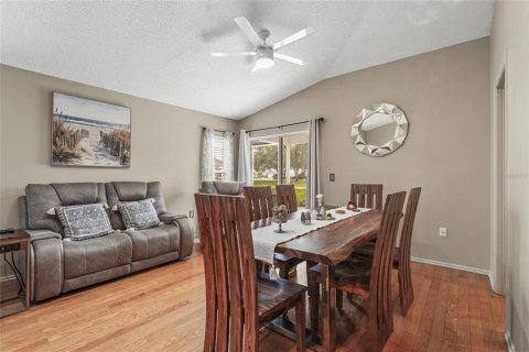 House in Sarasota, Florida 3 bedrooms, 101.91 sq.m. № 1916208 - photo 13