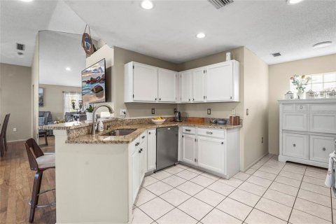 House in Sarasota, Florida 3 bedrooms, 101.91 sq.m. № 1916208 - photo 16