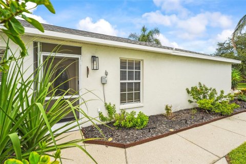 House in Sarasota, Florida 3 bedrooms, 101.91 sq.m. № 1916208 - photo 10