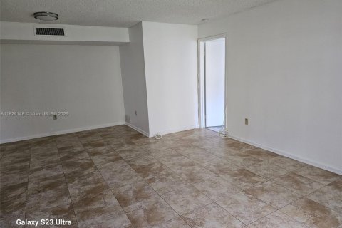 Copropriété à vendre à Miami, Floride: 2 chambres, 84.26 m2 № 2046265 - photo 14