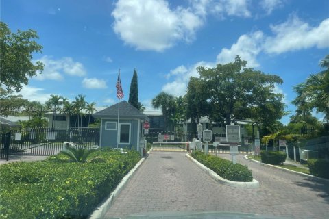 Copropriété à vendre à Miami, Floride: 2 chambres, 84.26 m2 № 2046265 - photo 2