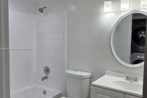 Condo in Coral Springs, Florida, 2 bedrooms № 1957014 - photo 8