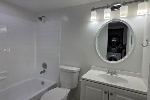 Condo in Coral Springs, Florida, 2 bedrooms № 1957014 - photo 9