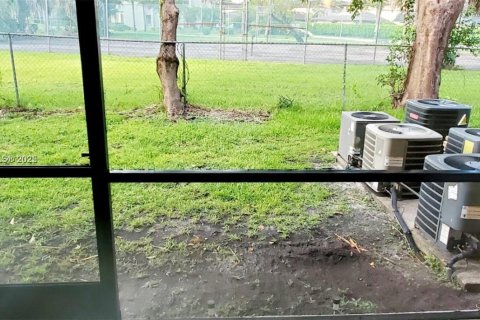 Condo in Coral Springs, Florida, 2 bedrooms № 1957014 - photo 19